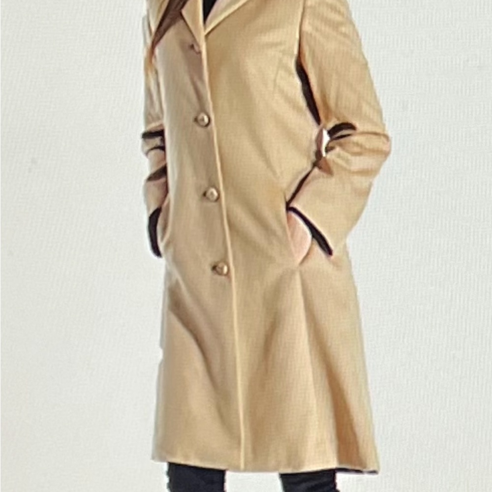 Cashmere Boutique Women’s Coat.!!